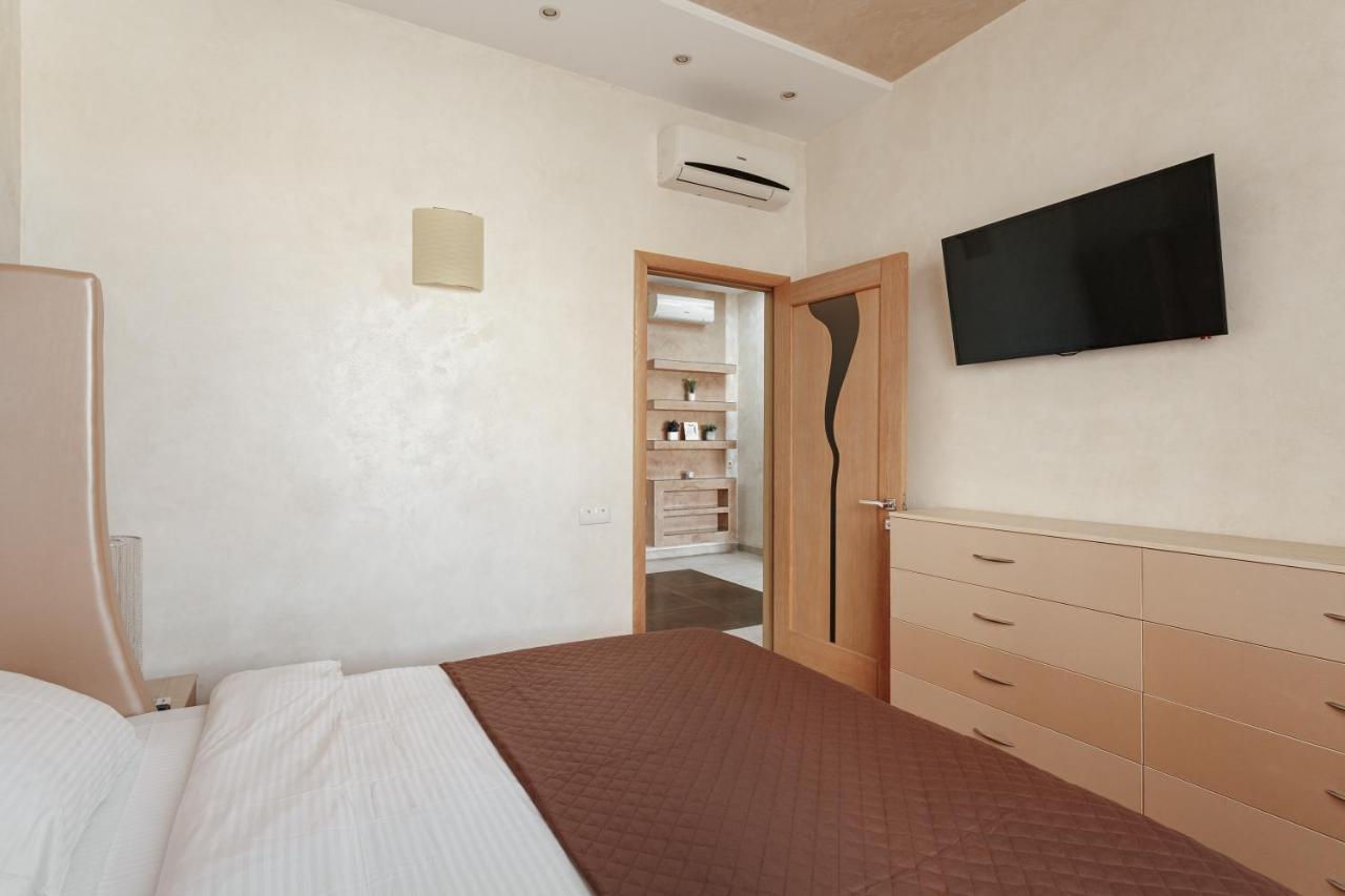 Lapinsky Apartments Odessa Exteriör bild